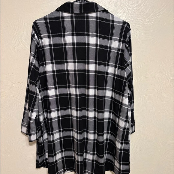 Market & Spruce Black and White Plaid Button Down Shirt - Picture 8 of 8